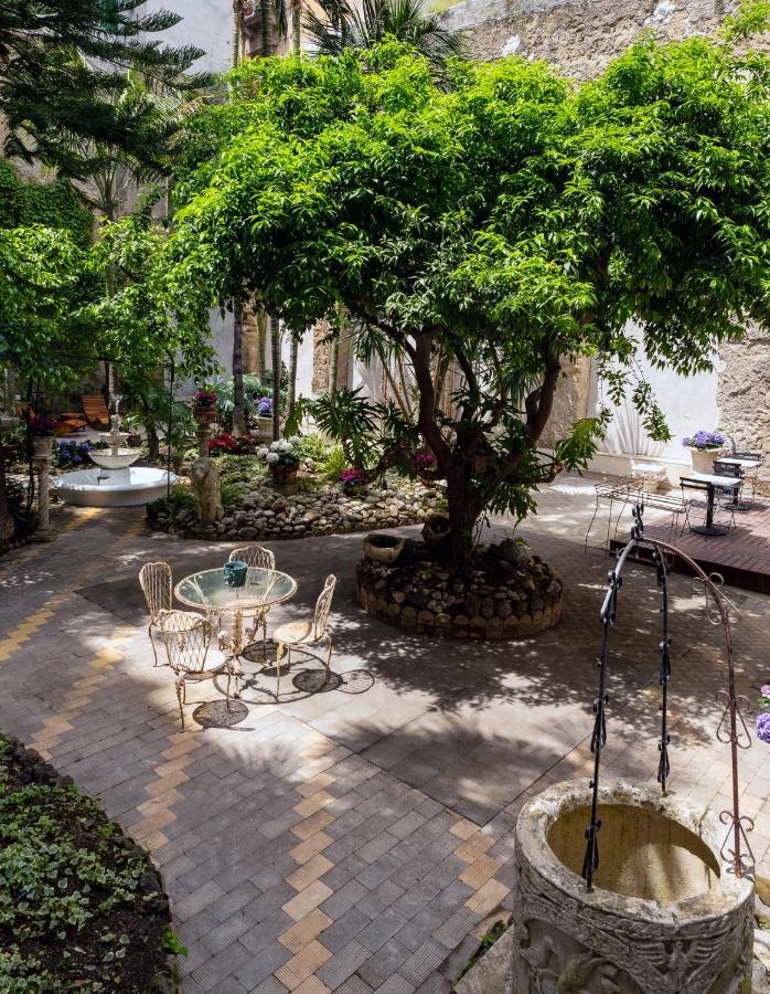 Hotel Artemisia Domus - Giardino Neapel Exterior foto