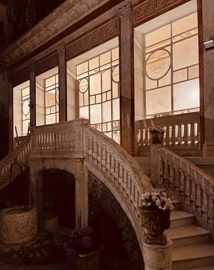 Hotel Artemisia Domus - Giardino Neapel Exterior foto