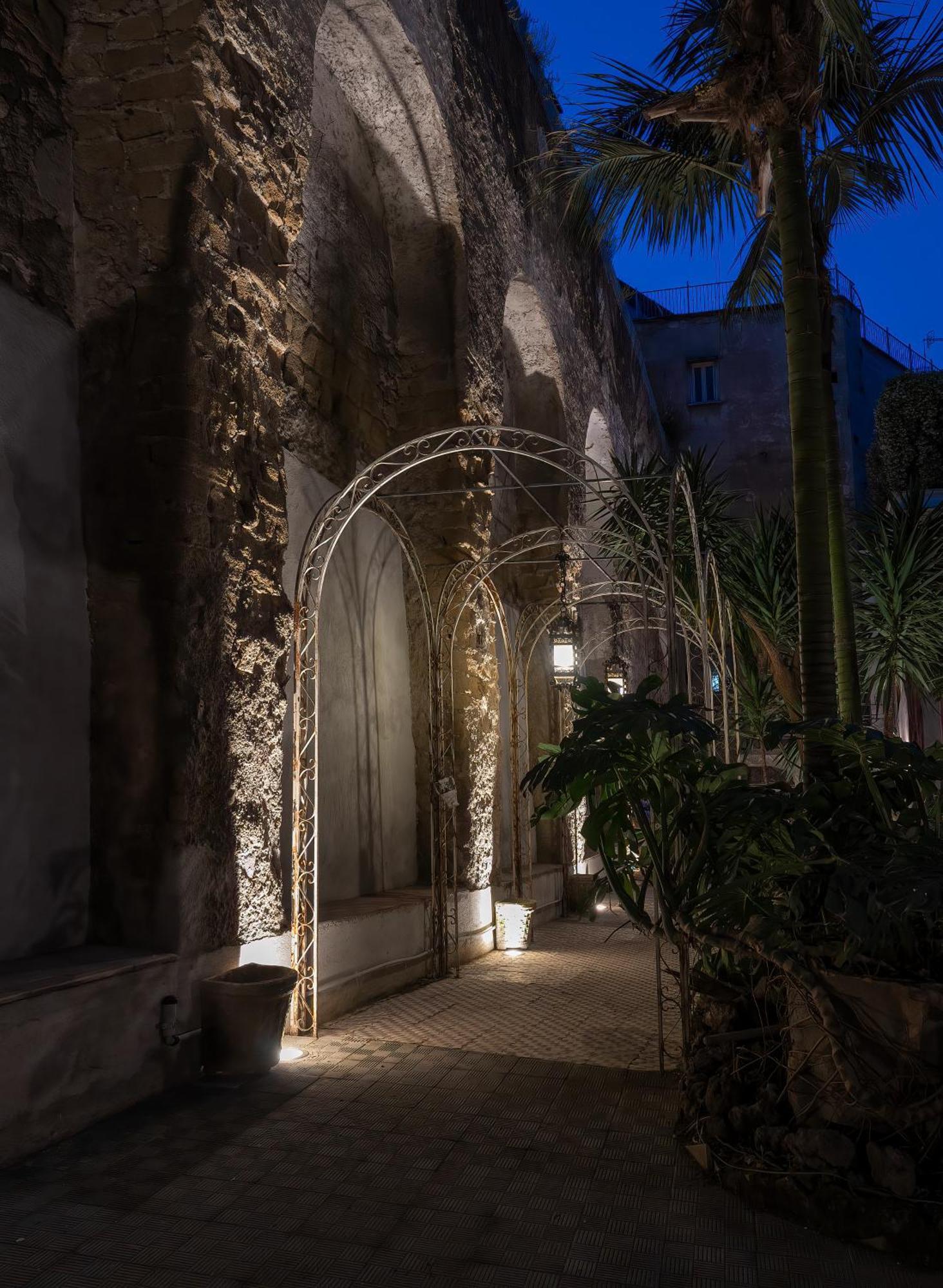 Hotel Artemisia Domus - Giardino Neapel Exterior foto