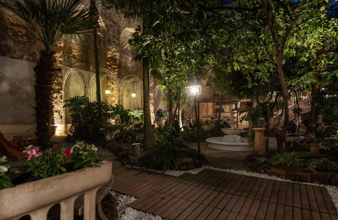 Hotel Artemisia Domus - Giardino Neapel Exterior foto
